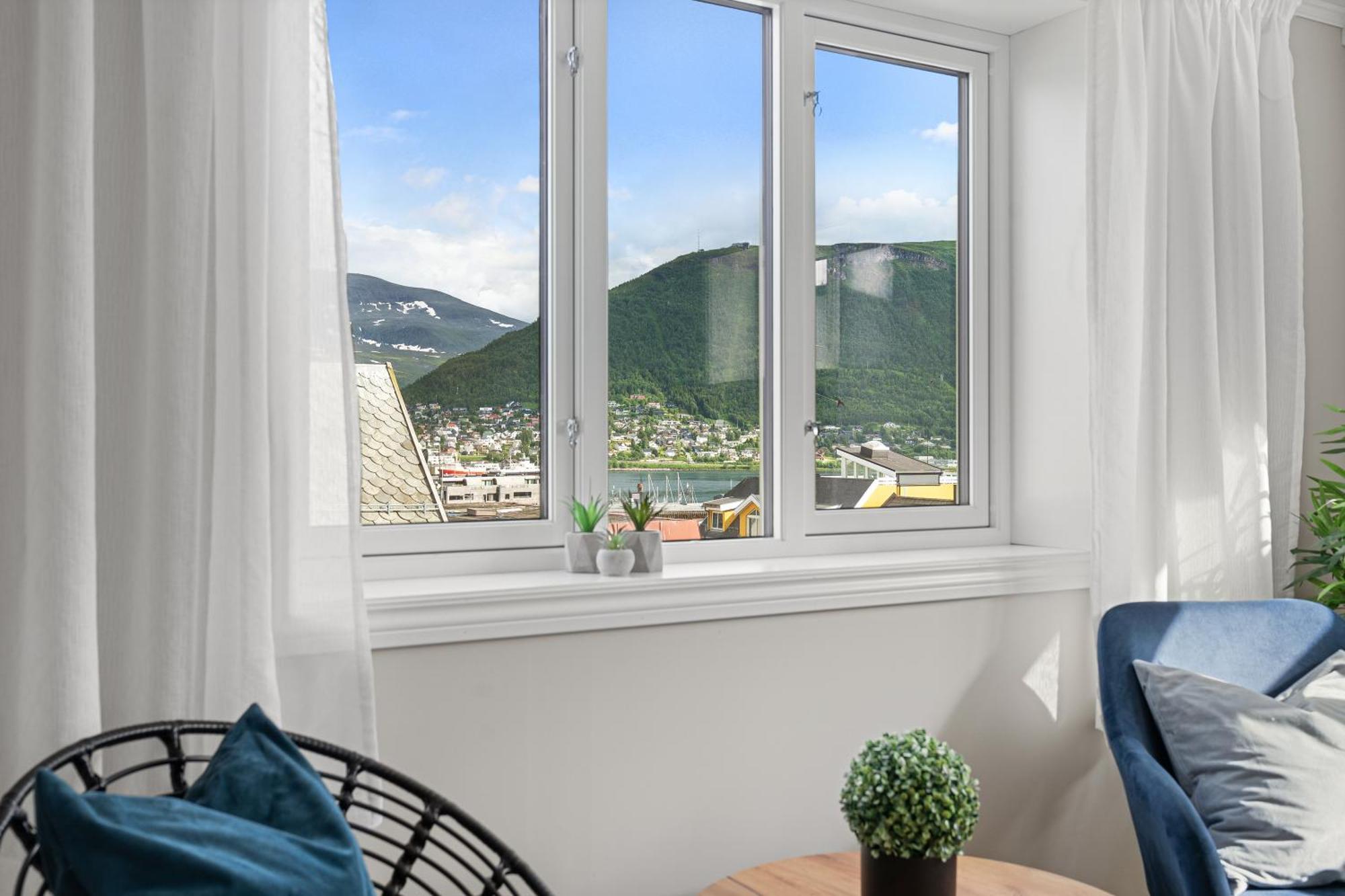 Arctic Homes - Historical Tromso House With View מראה חיצוני תמונה