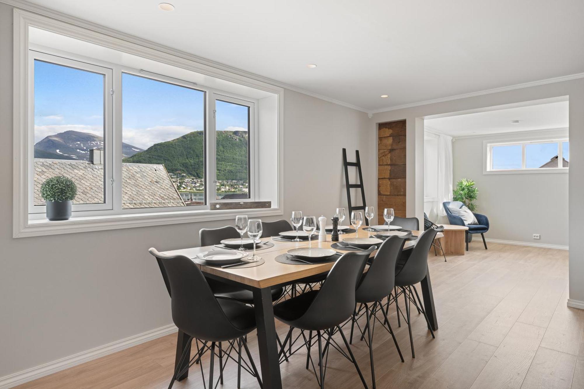 Arctic Homes - Historical Tromso House With View מראה חיצוני תמונה